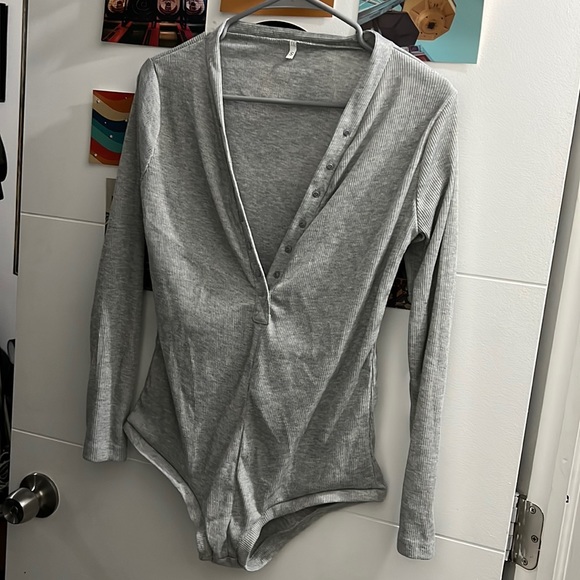 Cozy snap romper new with out tags - Picture 3 of 8